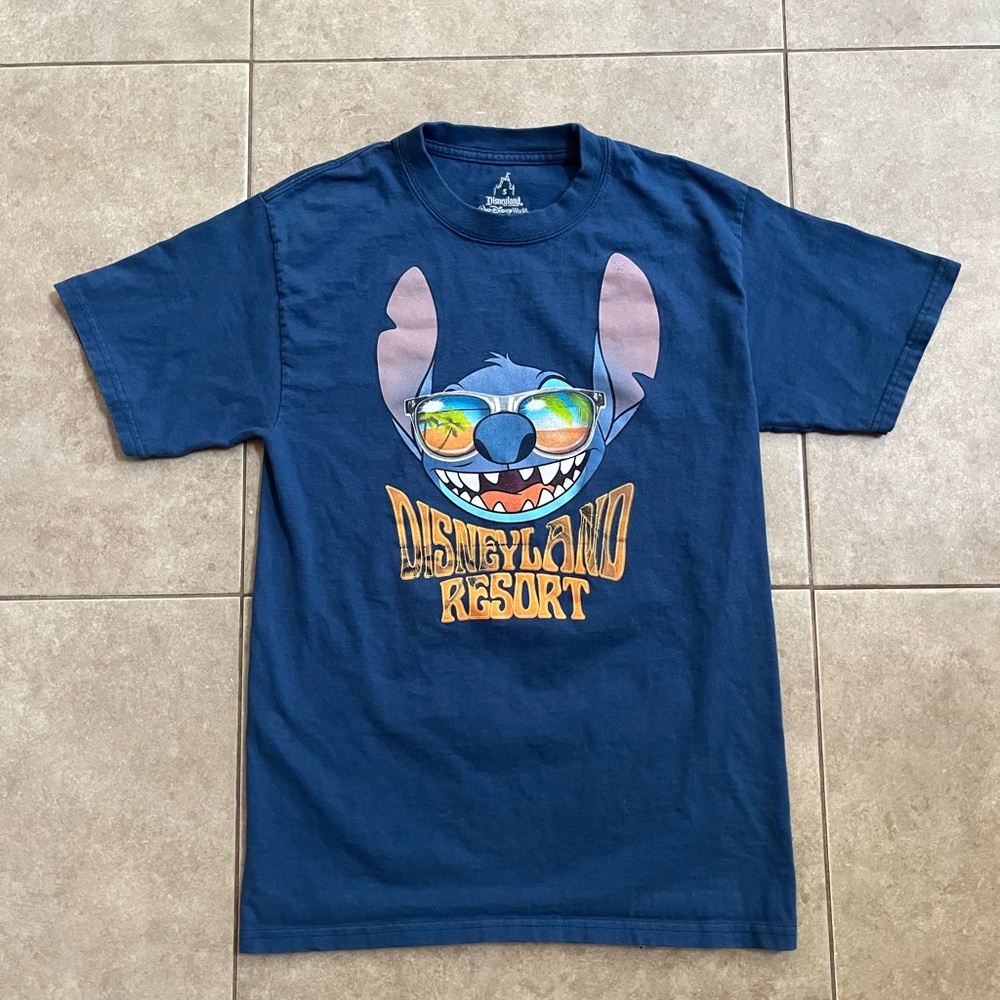 Disneyland Resort T-shirt SIZE Small Hanes blue LILO & STITCH Disney World